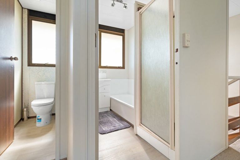 Photo of property in 1 Shearwater Street, One Tree Point, 0118