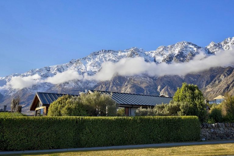 Photo of property in 34 Rannoch Drive, Jacks Point, Queenstown, 9371