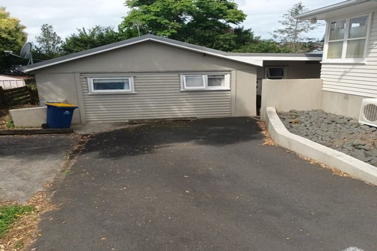 Photo of property in 81 Lauderdale Road, Birkdale, Auckland, 0626