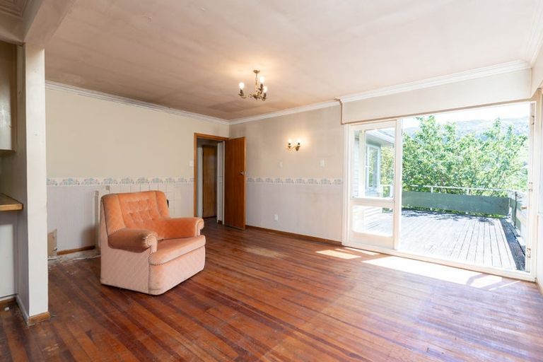 Photo of property in 45 Handyside Street, Tawa, Wellington, 5028