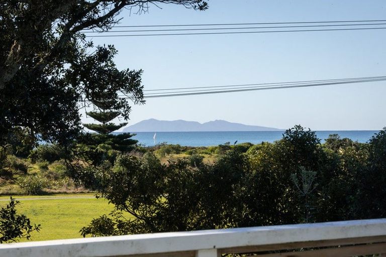 Photo of property in 116 Seaforth Road, Waihi Beach, 3611
