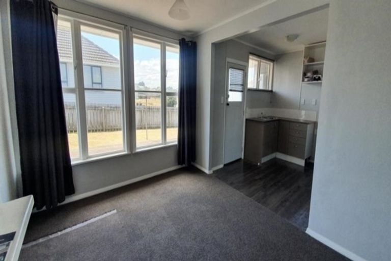 Photo of property in 2 Tiki Street, Castlecliff, Whanganui, 4501
