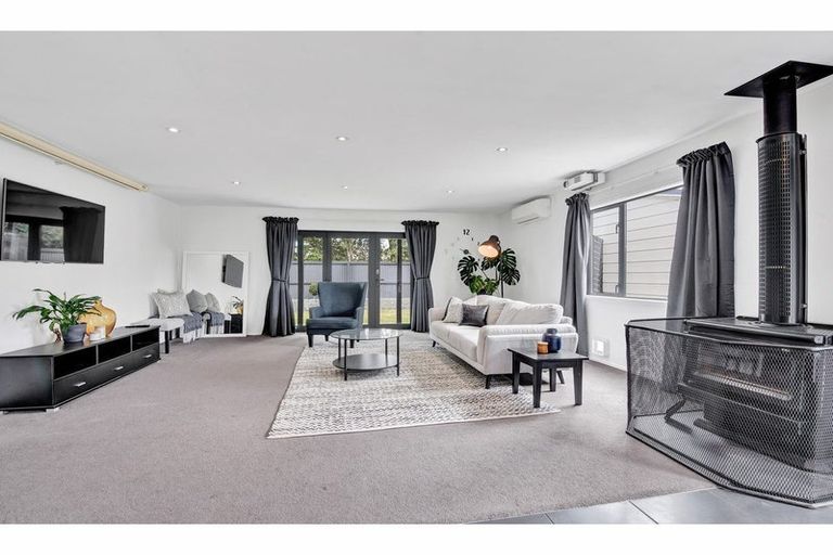 Photo of property in 5 Hegan Place, Rangiora, 7400