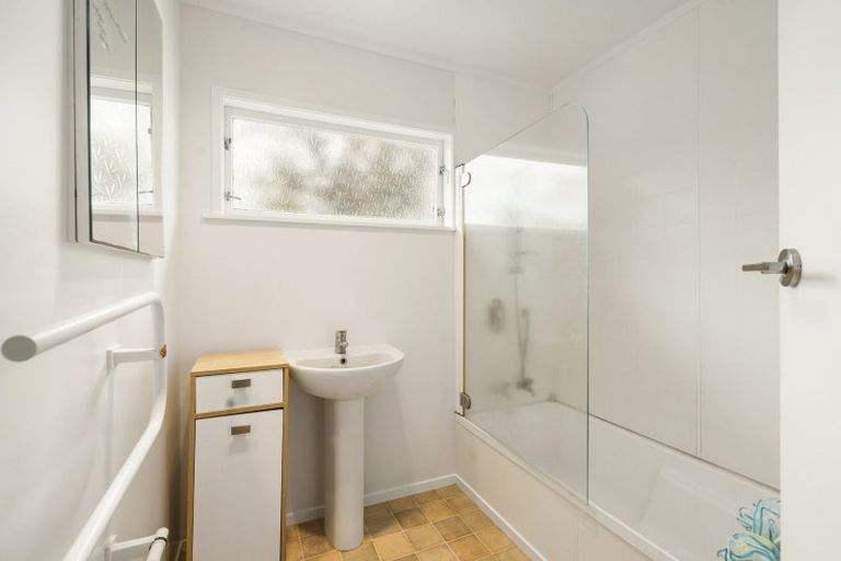 Photo of property in 2 Gear Street, Utuhina, Rotorua, 3015