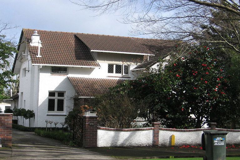 Photo of property in 18 Union Street, Hokowhitu, Palmerston North, 4410