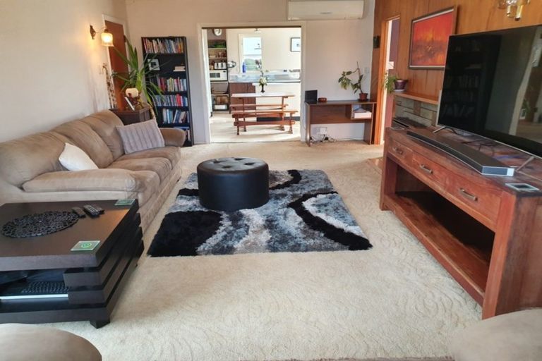 Photo of property in 17 Ilford Place, Awapuni, Palmerston North, 4412