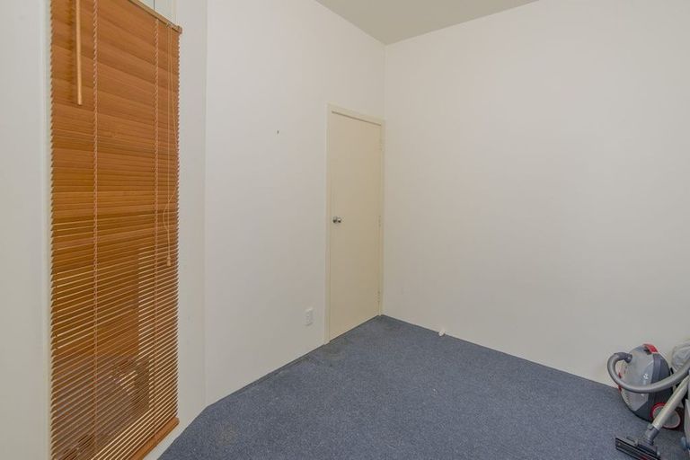 Photo of property in Endeavour Apartments, 20/125 Thorndon Quay, Pipitea, Wellington, 6011