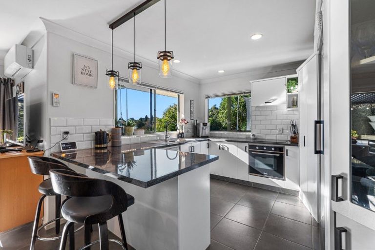 Photo of property in 10 Wouldbank Way, Welcome Bay, Tauranga, 3112