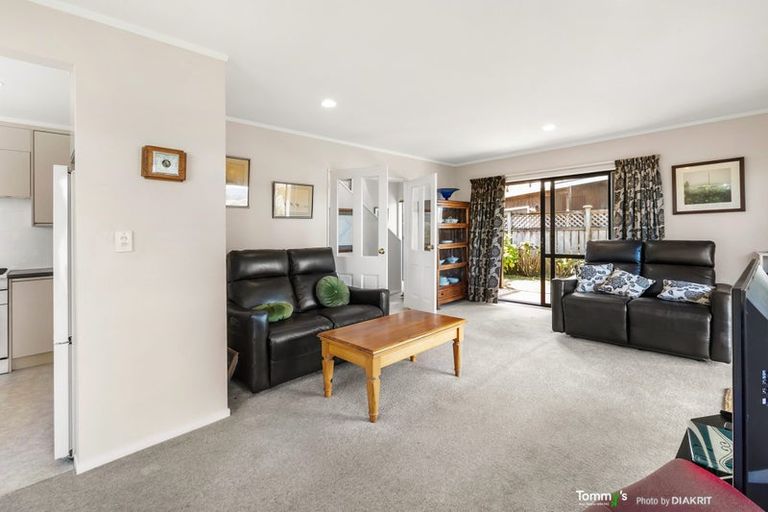 Photo of property in 17b Bowes Crescent, Strathmore Park, Wellington, 6022