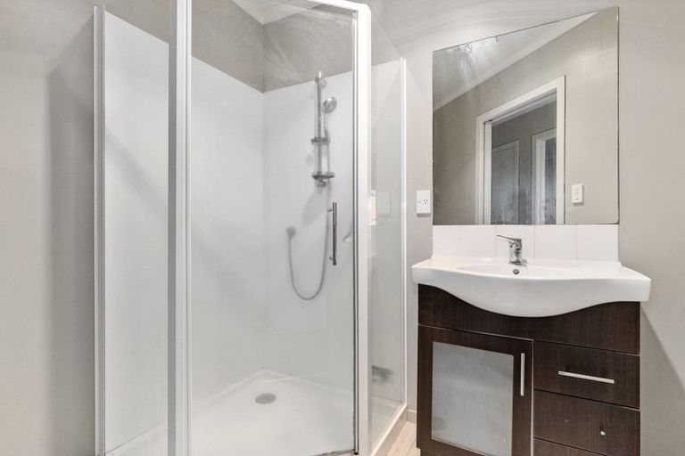 Photo of property in 9f Denver Place, Hamilton East, Hamilton, 3216