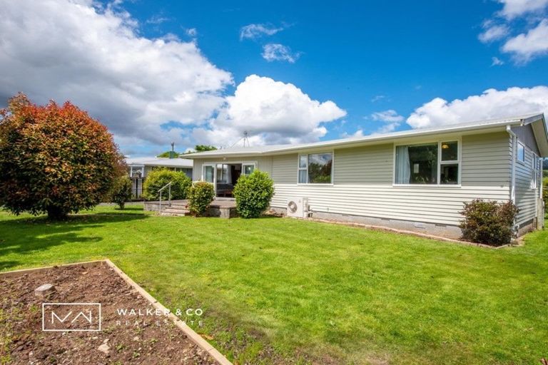 Photo of property in 16 Kentucky Street, Totara Park, Upper Hutt, 5018