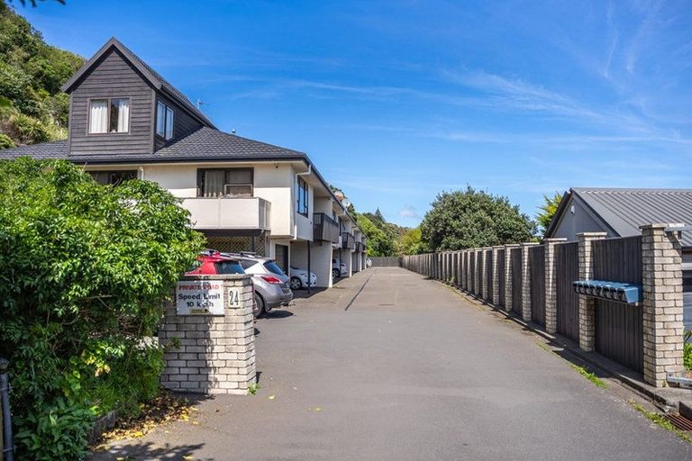Photo of property in 4/24 Acheron Road, Paremata, Porirua, 5026