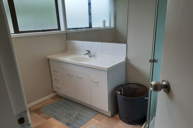 Photo of property in 15 Limond Street, Randwick Park, Auckland, 2105