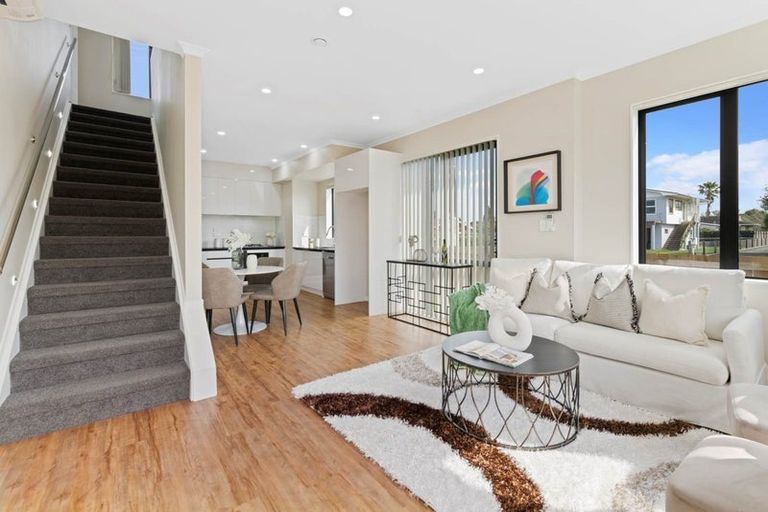 Photo of property in 69 Clevedon Road, Papakura, 2110