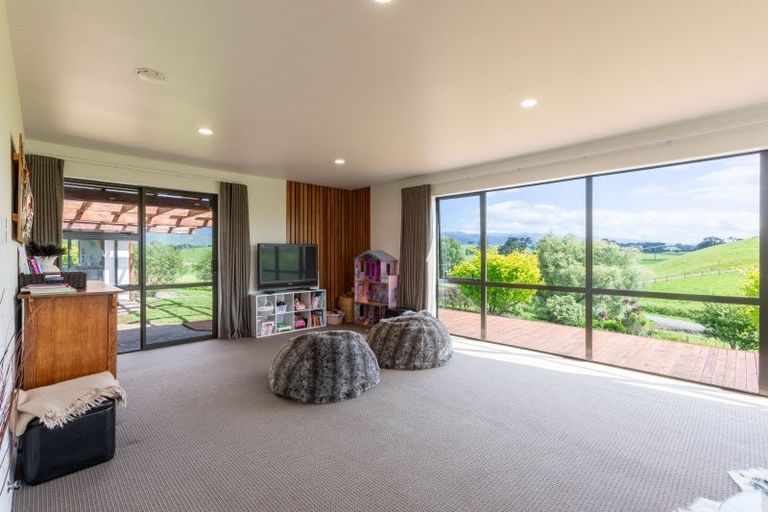 Photo of property in 14 Centre Road, Matamau, Dannevirke, 4977