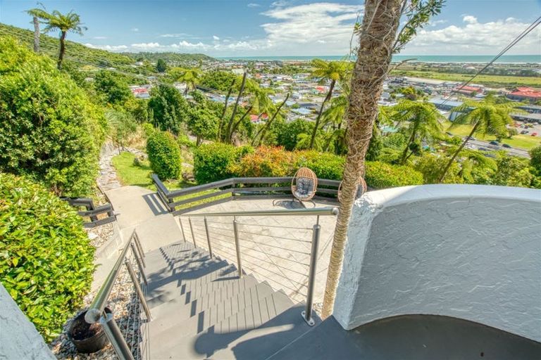 Photo of property in 41 Puketahi Street, Greymouth, 7805