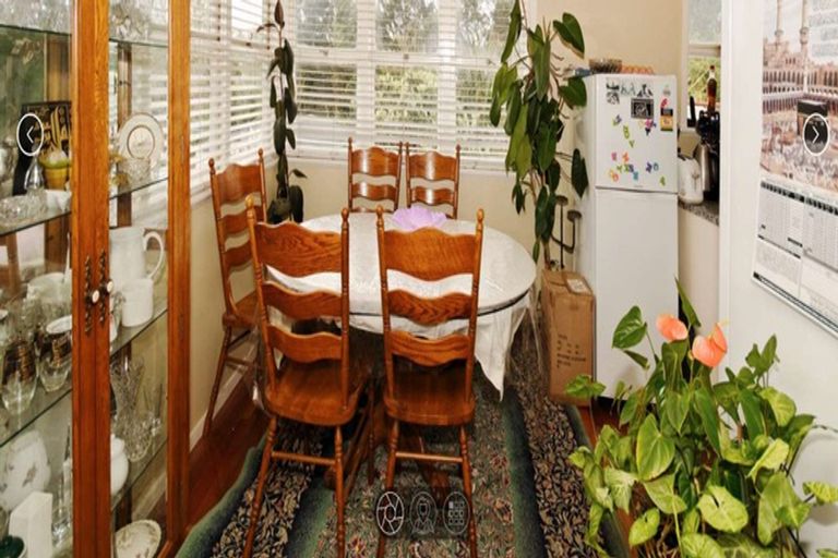 Photo of property in 35 Longburn Road, Henderson, Auckland, 0610