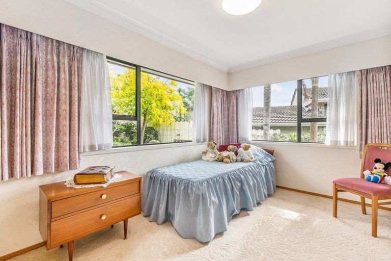 Photo of property in 10 Cyclades Place, Shelly Park, Auckland, 2014