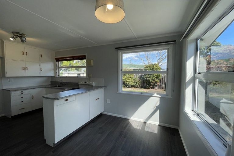 Photo of property in 2 Bennett Place, Onekawa, Napier, 4110