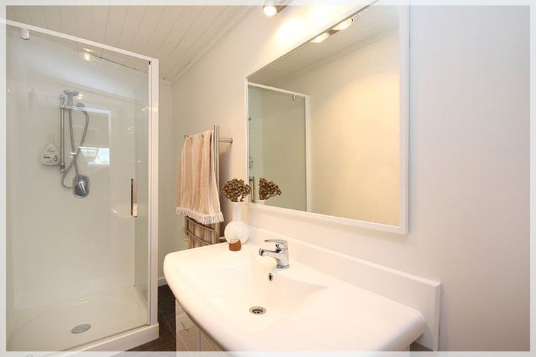 Photo of property in 28 Shortt Street, Foxton Beach, Foxton, 4815