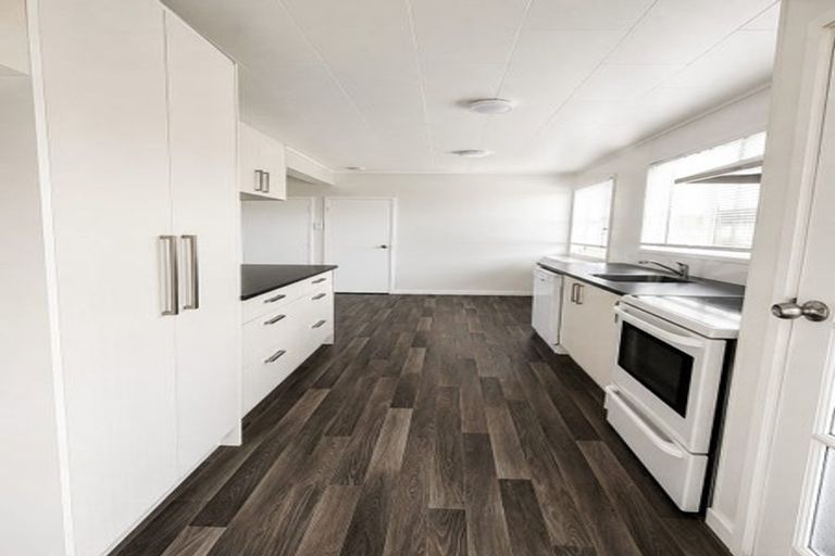Photo of property in 1/21 Bonito Place, Bayview, Auckland, 0629