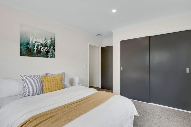 Photo of property in 104 Rangituhi Crescent, Takapuwahia, Porirua, 5022