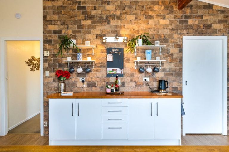 Photo of property in 3 Tawa Street, Waikanae, 5036