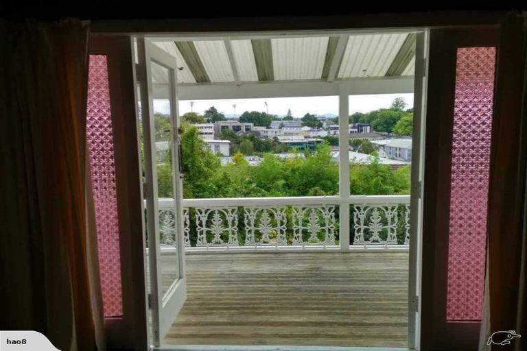 Photo of property in 28 Thackeray Street, Hamilton Lake, Hamilton, 3204