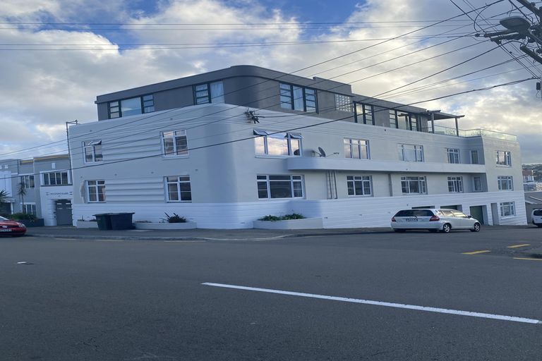 Photo of property in Nissen Court, 11b Hawker Street, Mount Victoria, Wellington, 6011