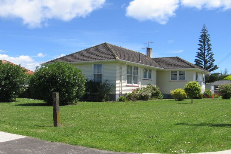 Photo of property in 1 Gifford Road, Papatoetoe, Auckland, 2025
