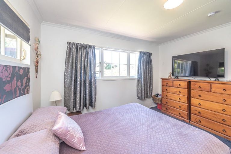 Photo of property in 2 Montgomery Road, Otamatea, Whanganui, 4501