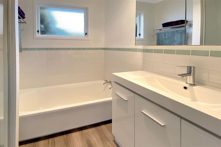 Photo of property in 12 Chaucer Place, Owhata, Rotorua, 3010