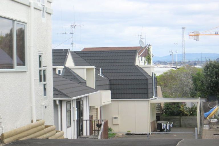 Photo of property in 44a Oceanview Road, Mount Maunganui, 3116