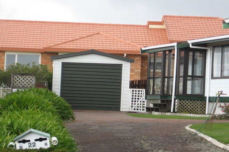 Photo of property in 22a York Crescent, Westown, New Plymouth, 4310