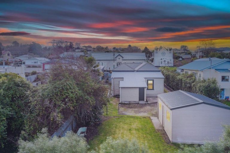 Photo of property in 45 Waverley Street, Waipawa, 4210