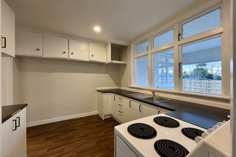 Photo of property in 51 Weraroa Road, Levin, 5510