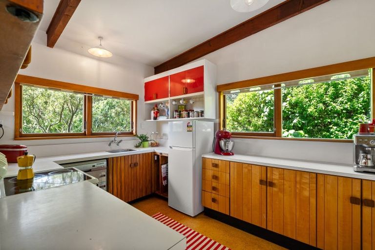 Photo of property in 6 Dorset Way, Wilton, Wellington, 6012