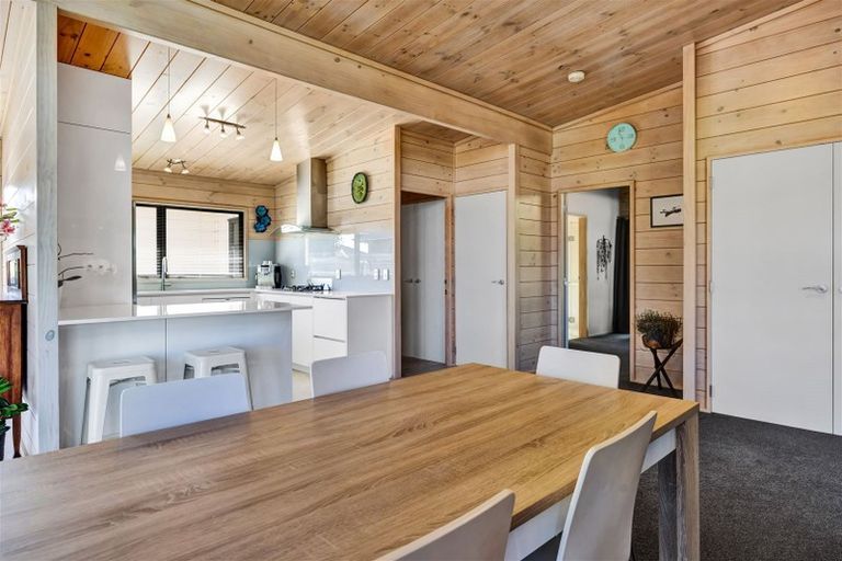 Photo of property in 11 Highfield Place, Highlands Park, New Plymouth, 4312