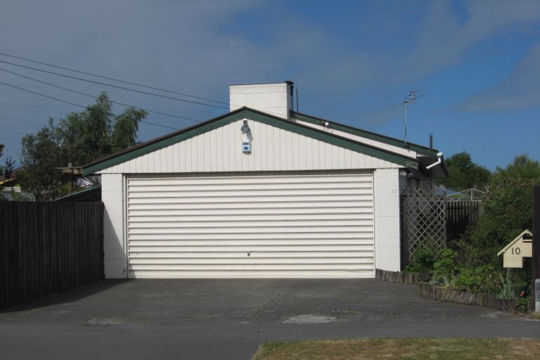Photo of property in 10 Wychwood Crescent, Bishopdale, Christchurch, 8053