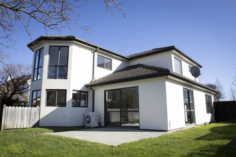 Photo of property in 34 Glasnevin Drive, Casebrook, Christchurch, 8051