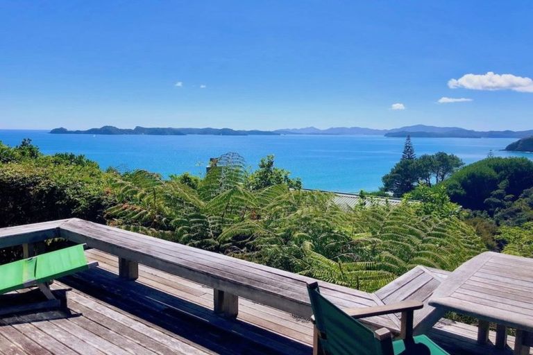 Photo of property in 38 Oneroa Road, Russell, 0202