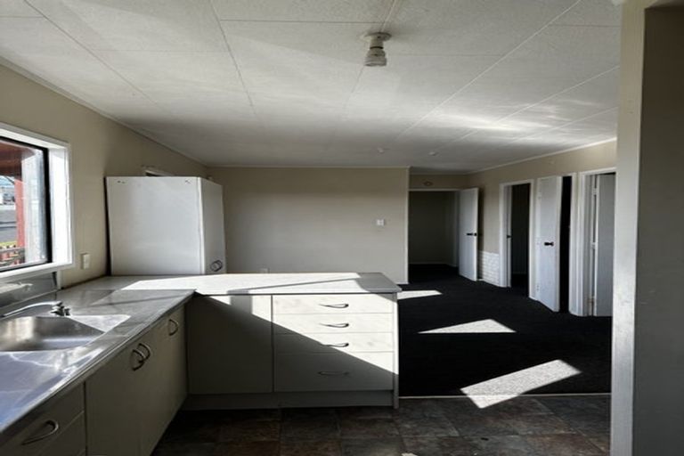 Photo of property in 18 Kopara Place, Clendon Park, Auckland, 2103