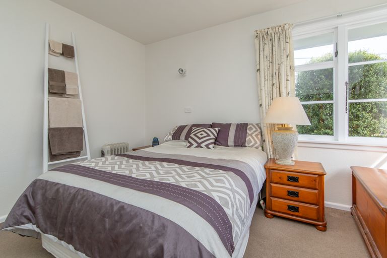 Photo of property in 12 Cranbrook Avenue, Burnside, Christchurch, 8053