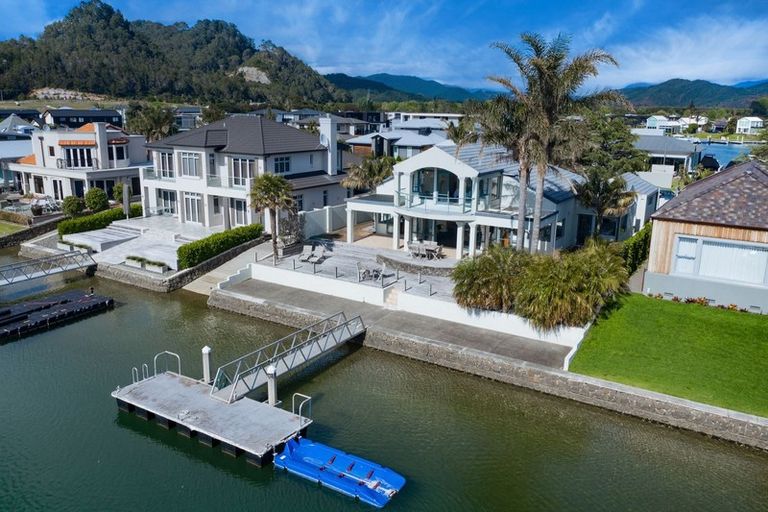 Photo of property in 134 Motu Grande, Pauanui, Hikuai, 3579