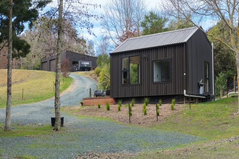 Photo of property in 337 Old Coach Road, Upper Moutere, 7173