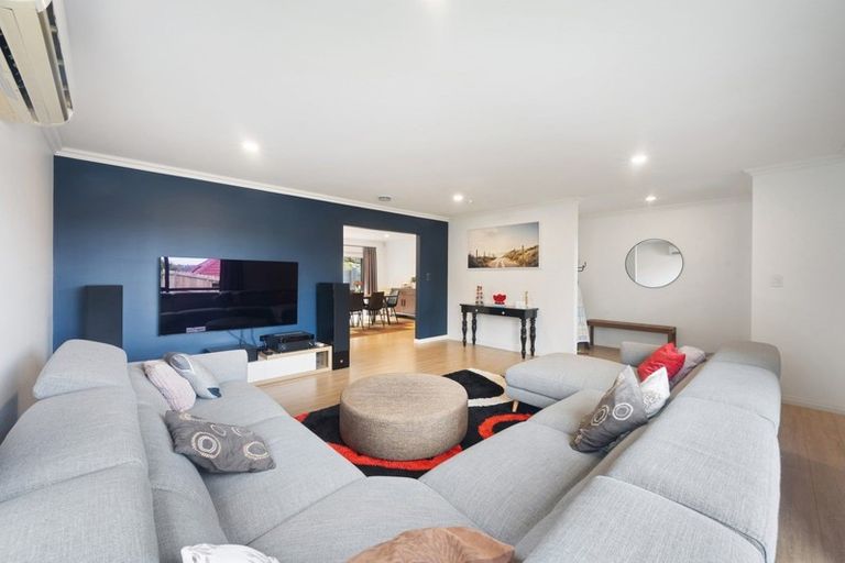 Photo of property in 19b Eske Place, Highland Park, Auckland, 2010