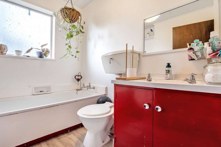 Photo of property in 22 Pohutukawa Drive, Pukete, Hamilton, 3200