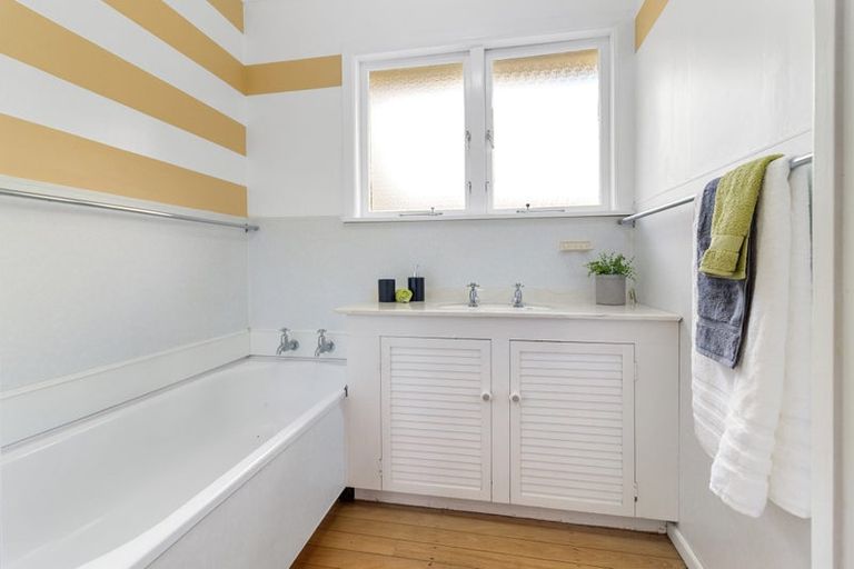 Photo of property in 11 Regent Street, Silverdale, Hamilton, 3216