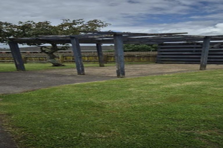 Photo of property in 3 Owens Road, Waiuku, 2123