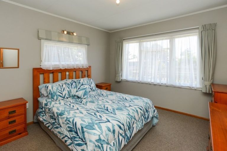 Photo of property in 4 Elizabeth Place, Clive, 4102